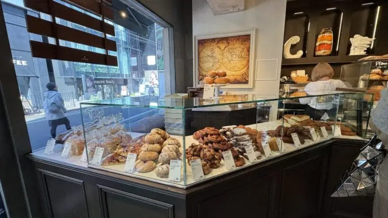 CLOVE CAFE&BAKERY (クローブ カフェアンドベーカリー)