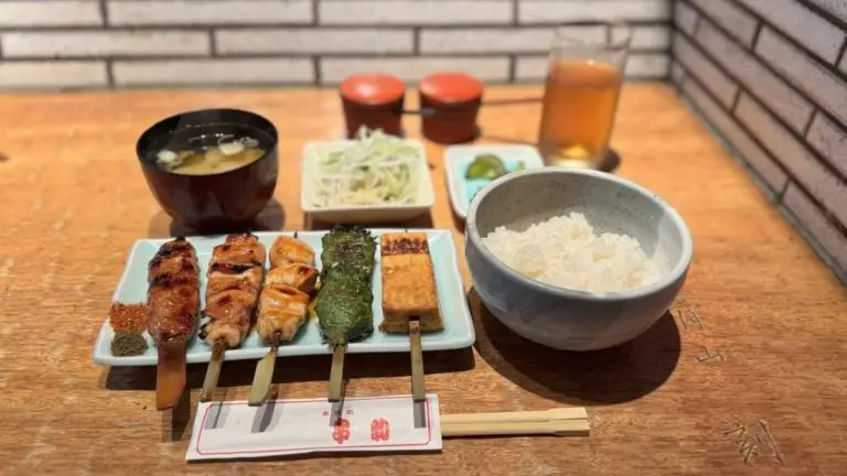 串助 原宿店 (くしすけ)