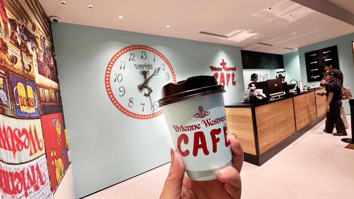 表参道・青山に初上陸!Vivienne Westwood CAFÉ(ヴィヴィアン・ウエストウッド カフェ)体験レポ|内装・メニュー・限定グッズ