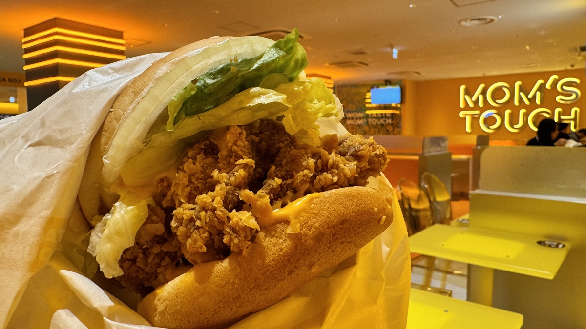竹下通りの穴場！広々チキンバーガー店｜MOM’S TOUCH （マムズタッチ）ソラド原宿店