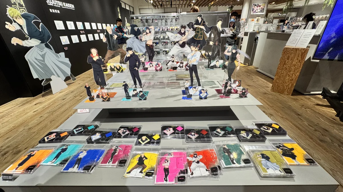 呪術廻戦 大交流展 偽夏油（羂索）等身大パネル アニメ上映スクリーン