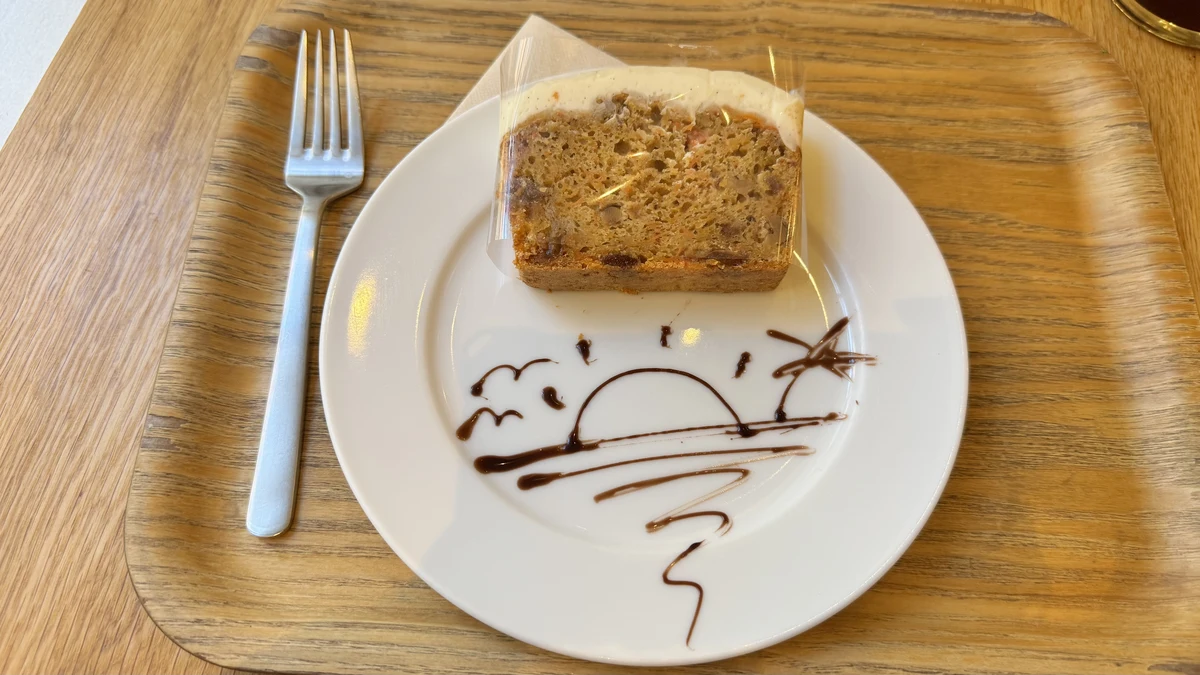 ロンハーマンカフェ キャロットケーキ チョコソースイラスト