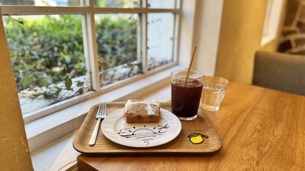 ロンハーマン カフェ千駄ヶ谷店｜キャロットケーキとかわいいお皿に癒されるLA系カフェ