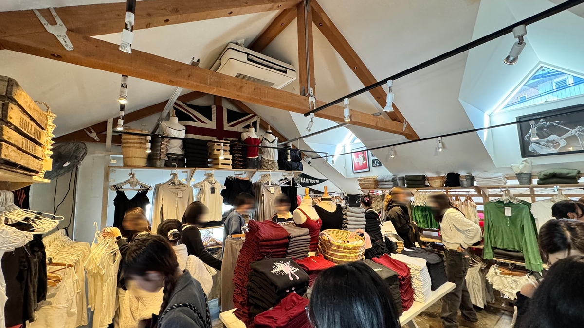 【原宿】Brandy Melville Japan(ブランディーメルビル)3フロアの店内・混雑状況・人気アイテムまとめ