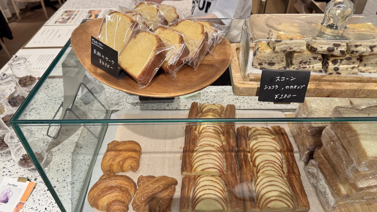 uniのフードケース ― 米粉ケーク・スコーン・クロワッサン