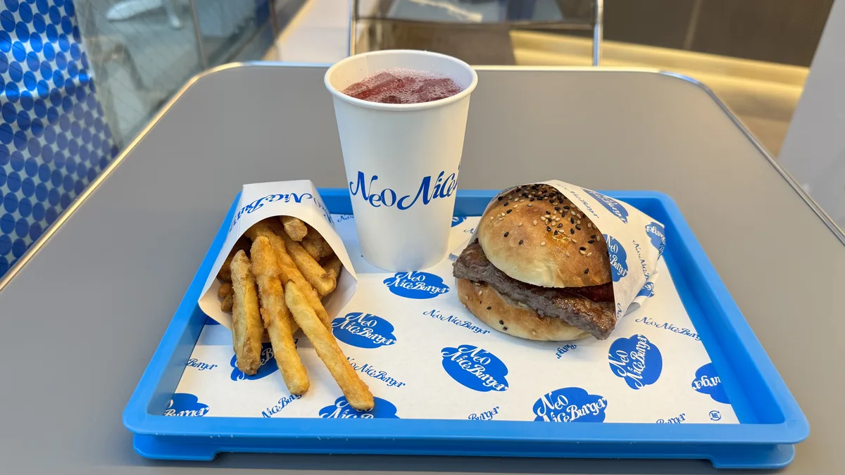 ネオハンバーガーセット(¥950)|Neo Nice Burger
