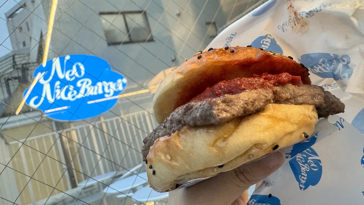 Neo Nice Burger 断面|ジューシーなビーフパティ
