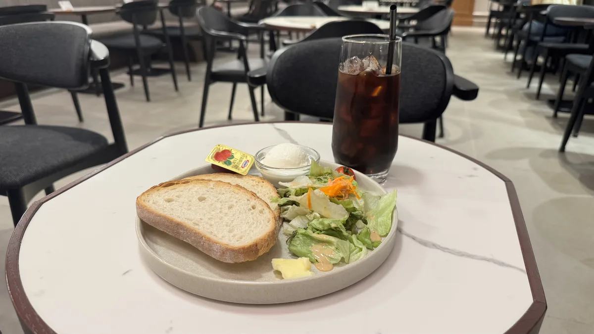 NOA COFFEE ジェラートキッチン モーニングセット カンパーニュ・サラダ・アイスコーヒー