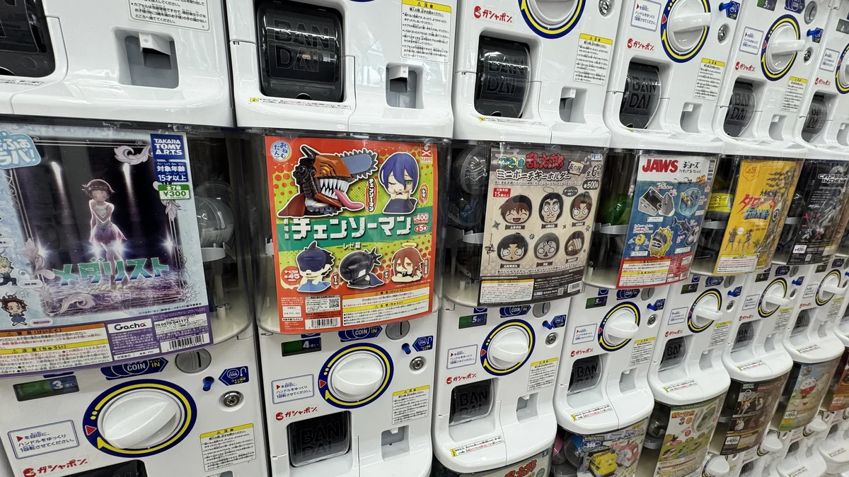 gashacoco 原宿 両替機コーナー。1万円・5千円・千円札に対応