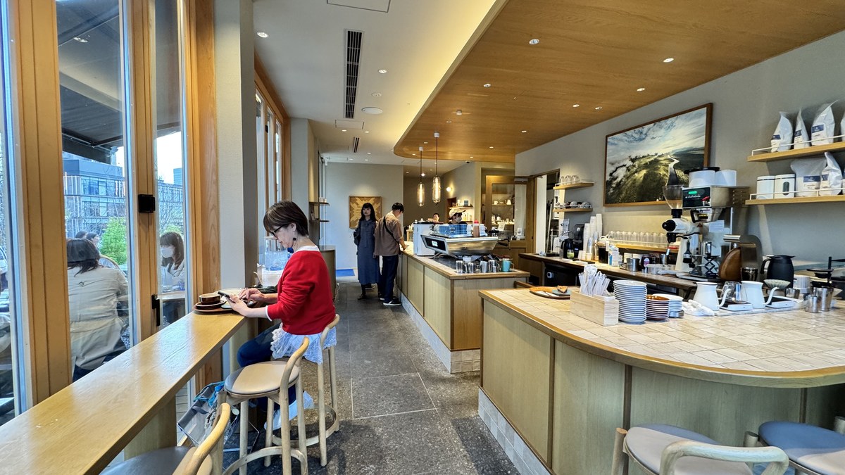 BLUE SIX COFFEE Meiji Park | A Stunning Café by the National Stadium with Top-Quality Clean Coffee