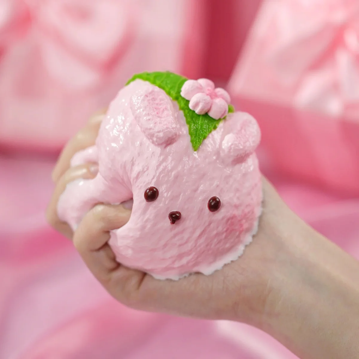 Mellojoy うさぎ桜餅 プレート上