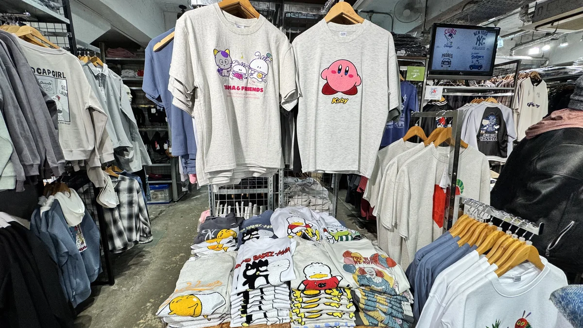 サンリオ×アニメキャラクターコラボTシャツ。ウナとフレンズ、カービィなど