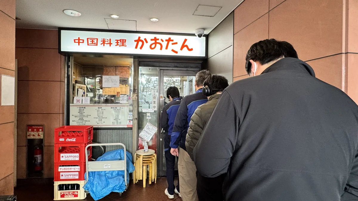 開店前から並ぶかおたんの行列