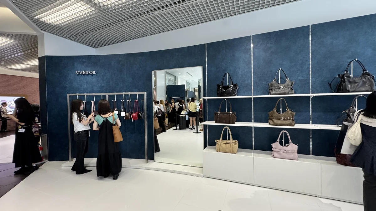 バッグブランド「スタンドオイル」の店内