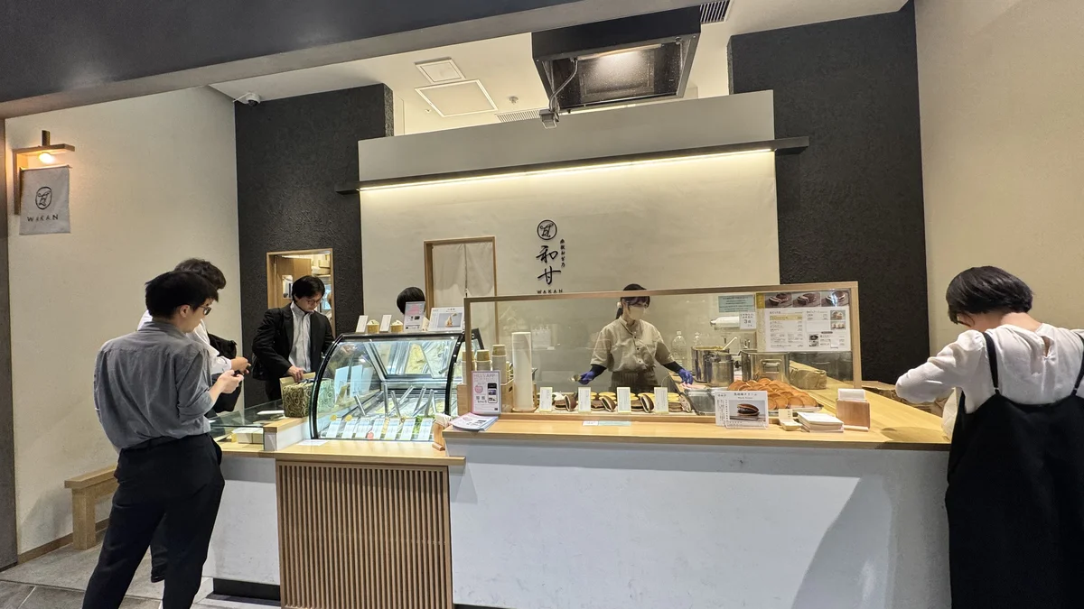 赤坂おぎ乃 和甘の店内カウンター