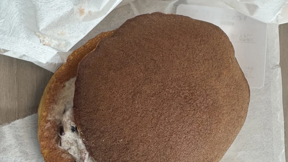 あずきマスカルポーネの生どら焼き全体