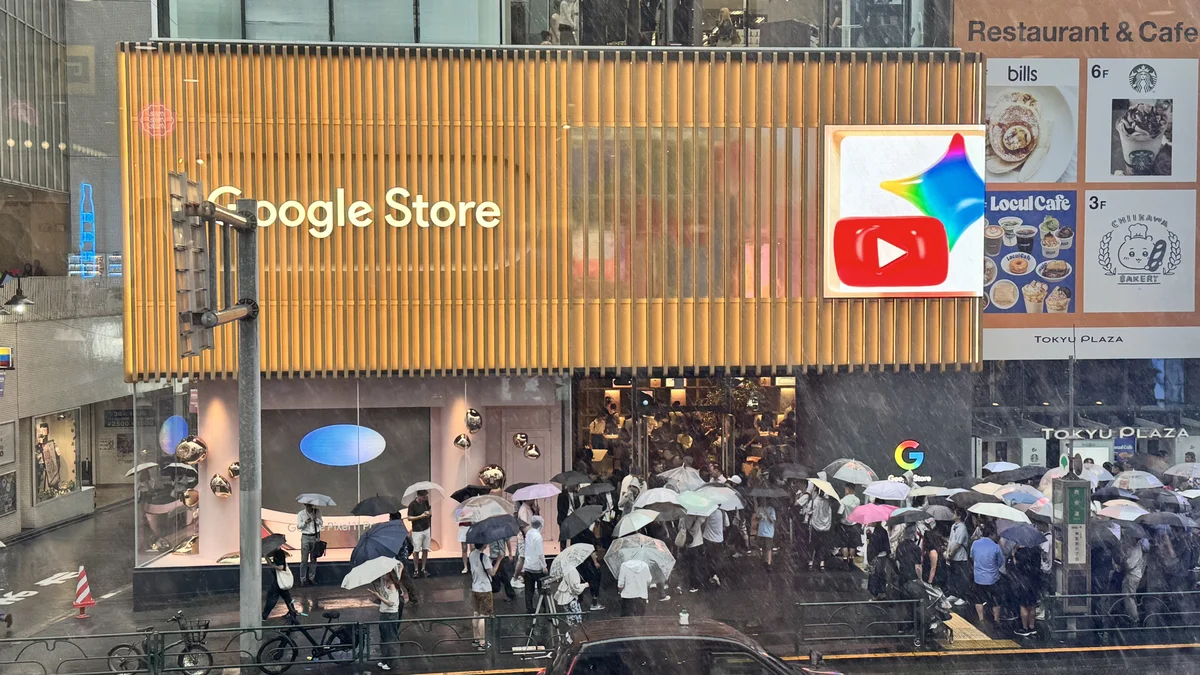 Google Store 表参道 オープン初日 行列|雨の中並ぶ来場者