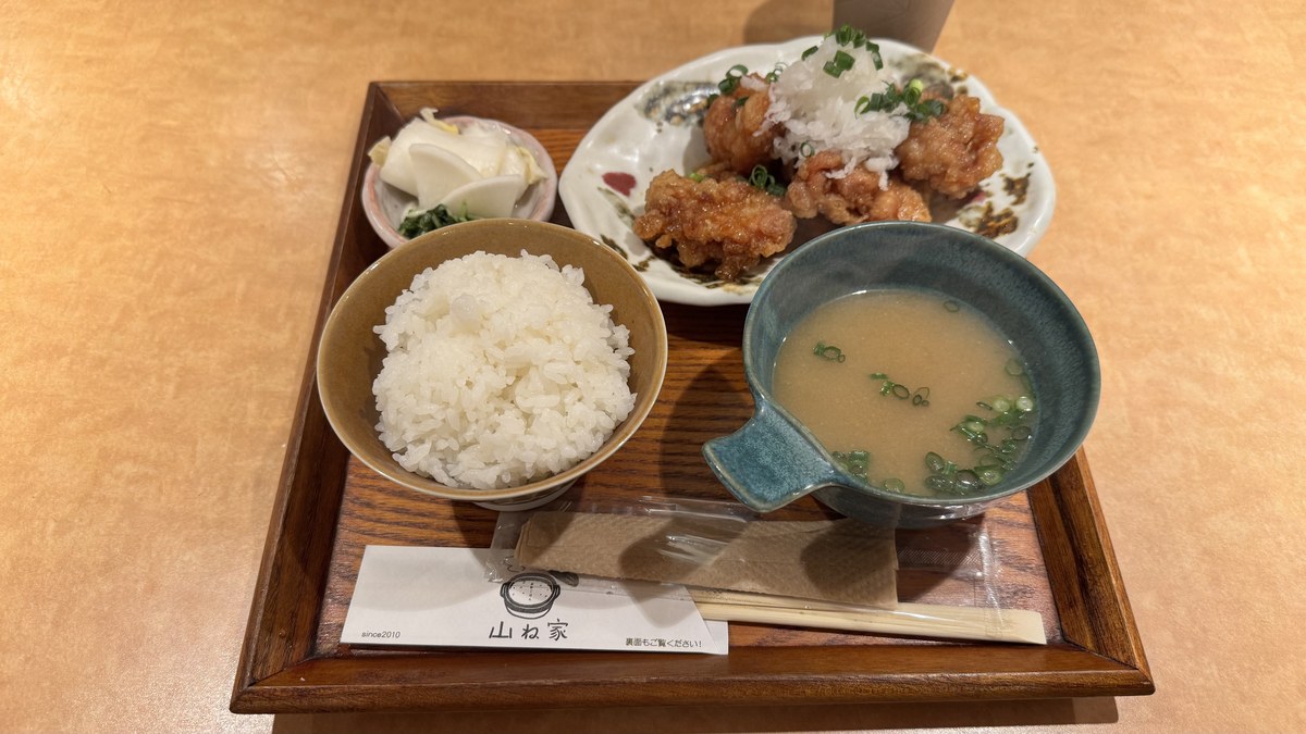 Akasaka's "Yamaneya": The Most Popular Dish! A Firsthand Review of the Sweet-and-Spicy Fried Chicken Set Meal
